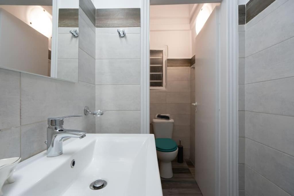 Metaxourgio 2Nd Floor Apartment Атина Екстериор снимка