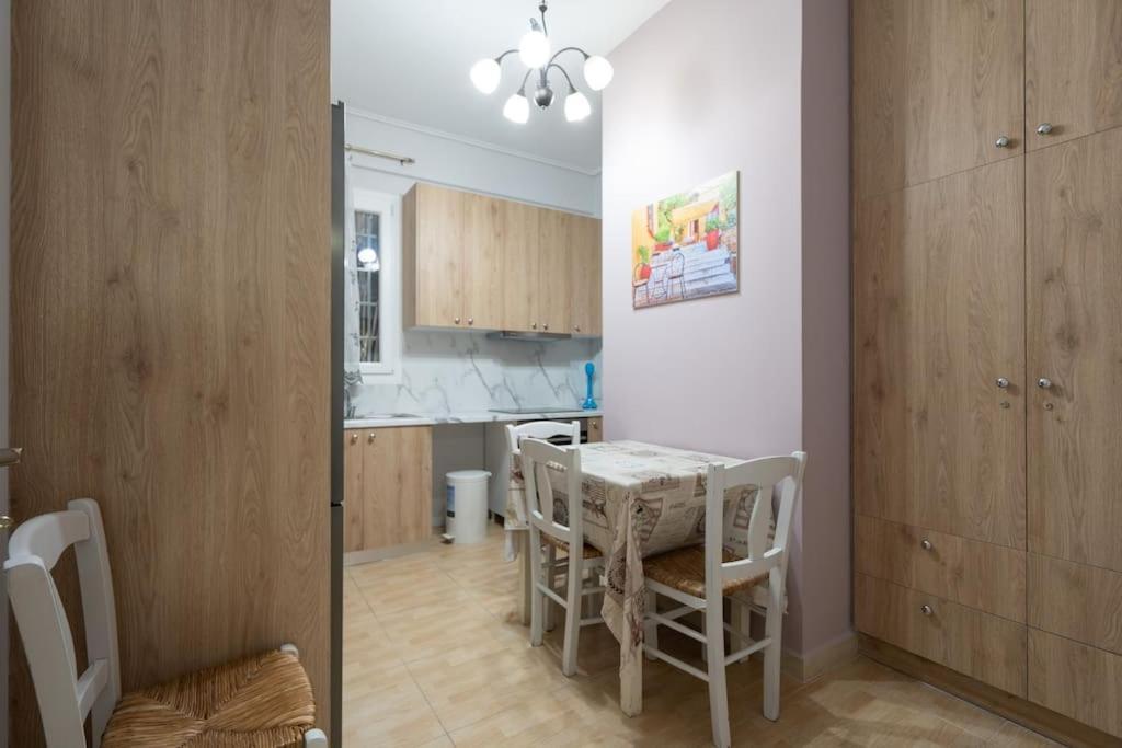 Metaxourgio 2Nd Floor Apartment Атина Екстериор снимка