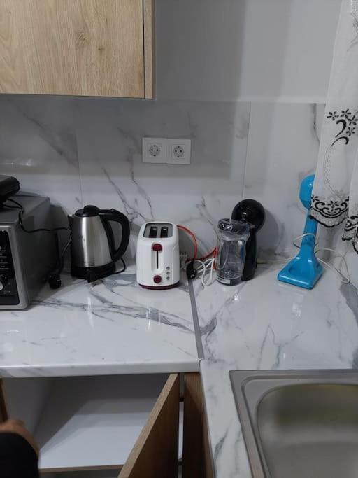 Metaxourgio 2Nd Floor Apartment Атина Екстериор снимка